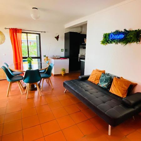 Summer House, Only 2 Minutes To The Beach In Vilamoura! Villa Luaran gambar